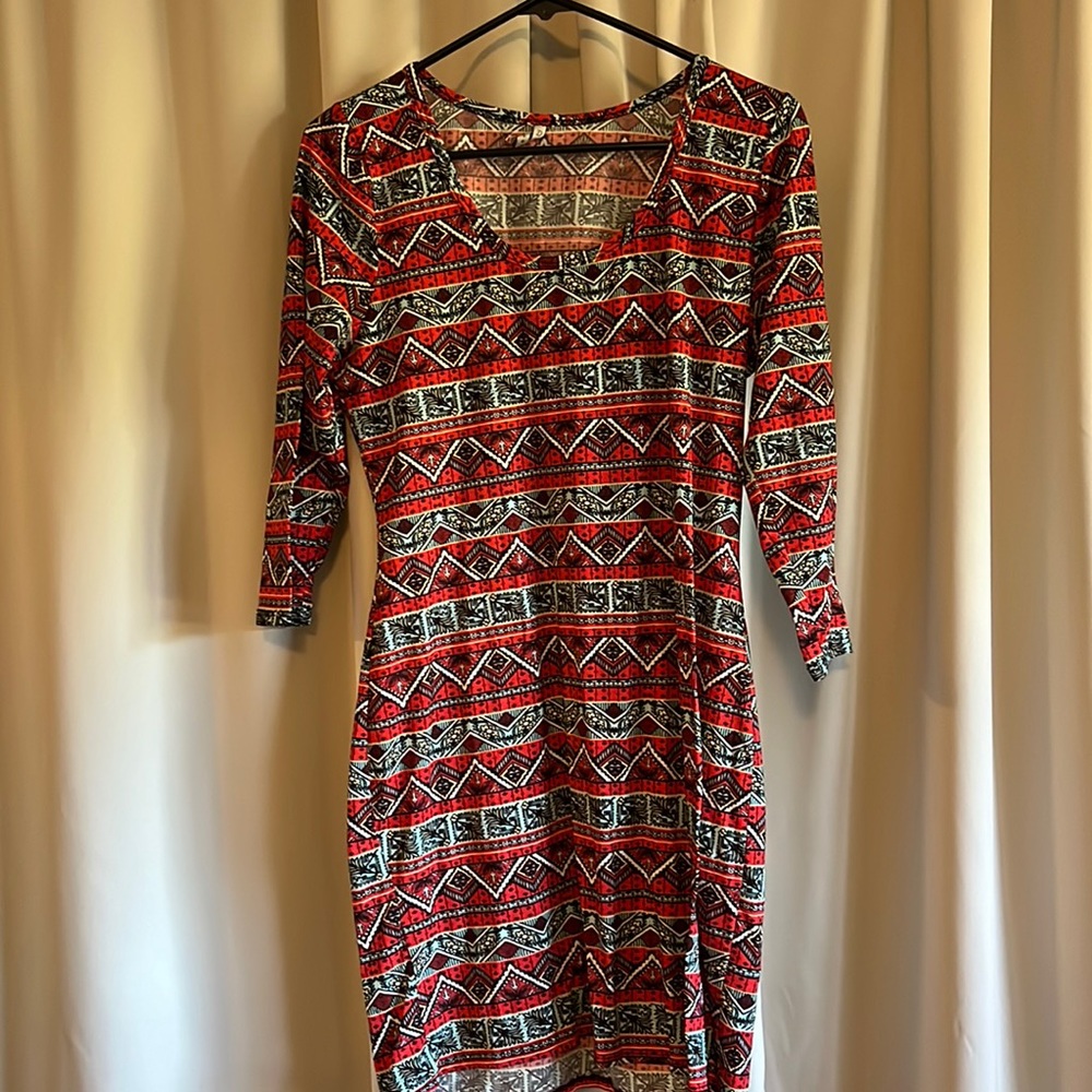 Patterned 3/4 Sleeve body on dress